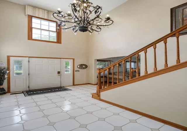 Photo 4 of Single family home for sale at 5282 Galloway Dr, Hoffman Estates, IL 60192 | MLS# 12754166 | Listing updated on 2026-09-13