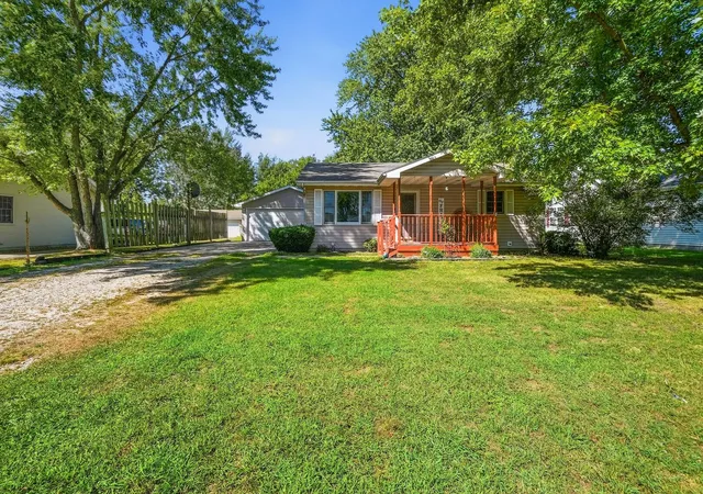 Photo 2 of Sale Pending at 410 N Carey St, Braceville, IL 60407 | MLS# 12754240 | Listing updated on 2026-10-08