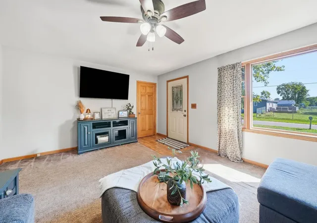 Photo 4 of Sale Pending at 410 N Carey St, Braceville, IL 60407 | MLS# 12754240 | Listing updated on 2026-10-08