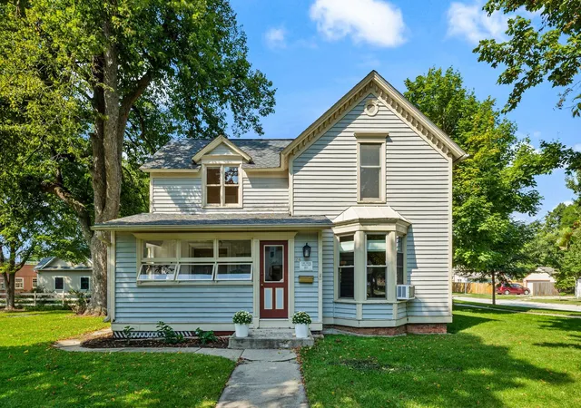 Photo 1 of Single family home for sale at 24 N Benton St, Palatine, IL 60067 | MLS# 12754293 | Listing updated on 2026-09-14