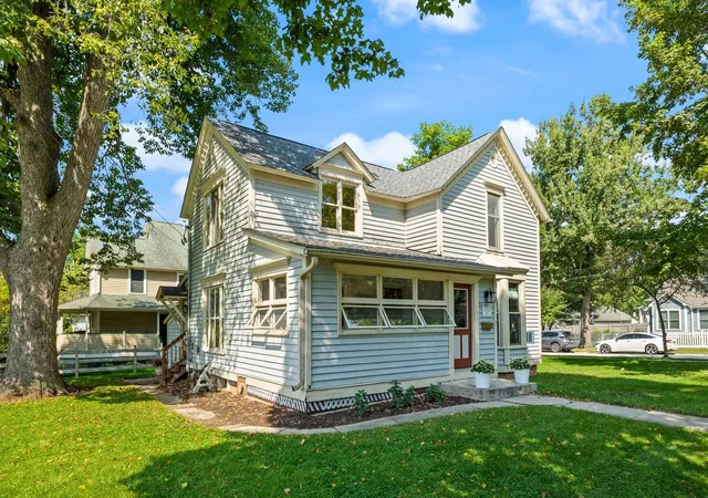 Photo 3 of Single family home for sale at 24 N Benton St, Palatine, IL 60067 | MLS# 12754293 | Listing updated on 2026-09-14