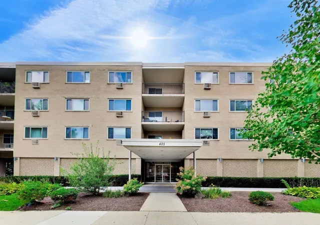 Photo 1 of Condo for sale at 425 Home Ave #3G, Oak Park, IL 60302 | MLS# 12754295 | Listing updated on 2026-09-28
