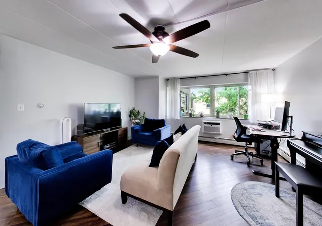 Photo 3 of Condo for sale at 425 Home Ave #3G, Oak Park, IL 60302 | MLS# 12754295 | Listing updated on 2026-09-28