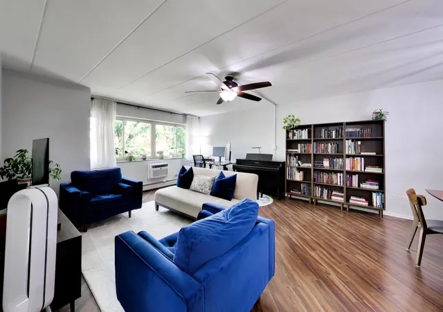 Photo 3 of Condo for sale at 425 Home Ave #3G, Oak Park, IL 60302 | MLS# 12754295 | Listing updated on 2026-09-28