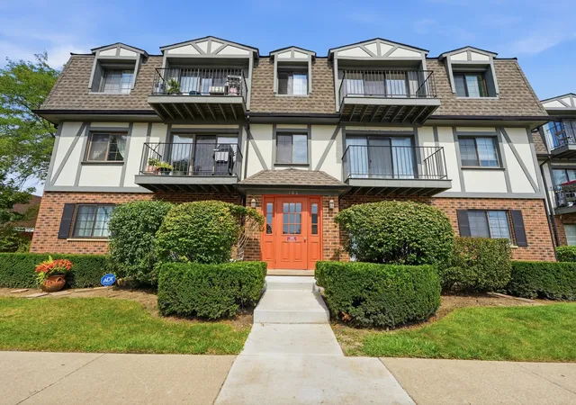 Photo 1 of Condo for sale at 102 Steeple Dr #B, Buffalo Grove, IL 60089 | MLS# 12754412 | Listing updated on 2026-09-15