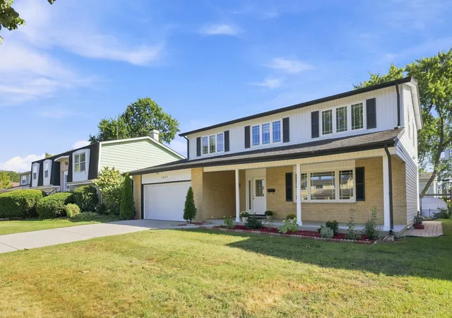Photo 1 of Single family home for sale at 1805 W Willow Ln, Mount Prospect, IL 60056 | MLS# 12754415 | Listing updated on 2026-09-18