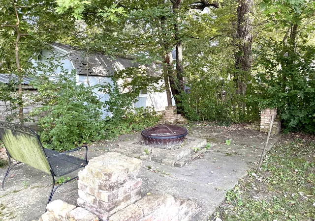 Photo 4 of Single family home for sale at 700 W Webster St, Clinton, IL 61727 | MLS# 12754511 | Listing updated on 2026-10-02