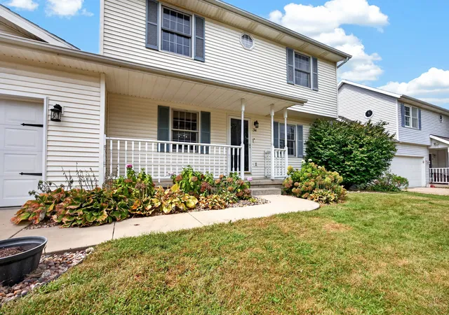 Photo 2 of Single family home for sale at 34 Holder Way, Bloomington, IL 61704 | MLS# 12754521 | Listing updated on 2026-09-12