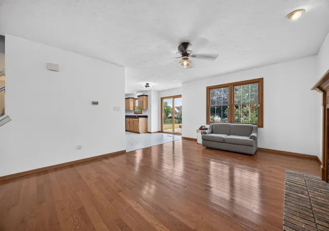 Photo 4 of Single family home for sale at 34 Holder Way, Bloomington, IL 61704 | MLS# 12754521 | Listing updated on 2026-09-12