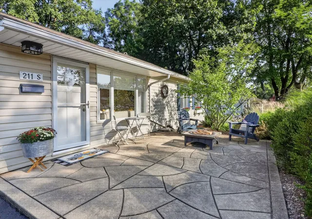 Photo 2 of Single family home for sale at 211 S Dorchester Ave, Wheaton, IL 60187 | MLS# 12754523 | Listing updated on 2026-09-15