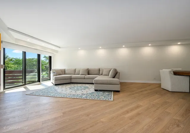 Listing Photo 4 - Condo for sale in building located at 702 Waukegan Rd, Glenview, IL 60025 - Unit #A308
