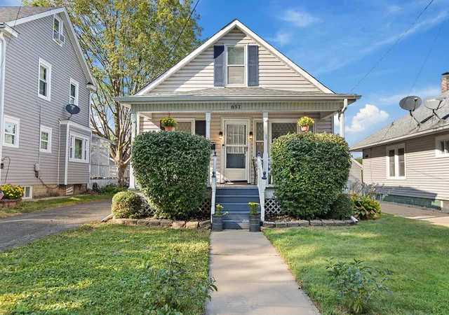 Photo 1 of Single family home for sale at 651 W New York St, Aurora, IL 60506 | MLS# 12754614 | Listing updated on 2026-09-15
