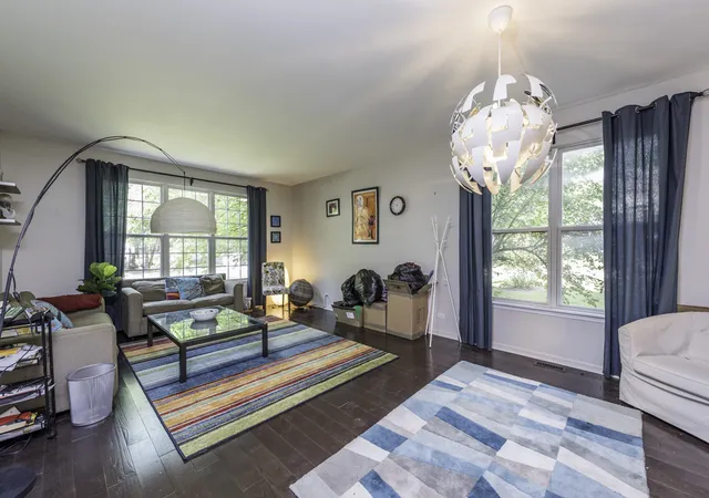 Photo 2 of Single family home for sale at 3252 Victoria Ln, Waukegan, IL 60087 | MLS# 12754628 | Listing updated on 2026-09-11
