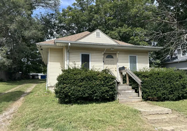 Photo 2 of Single family home for sale at 203 Whittier St, Georgetown, IL 61846 | MLS# 12754654 | Listing updated on 2026-09-15