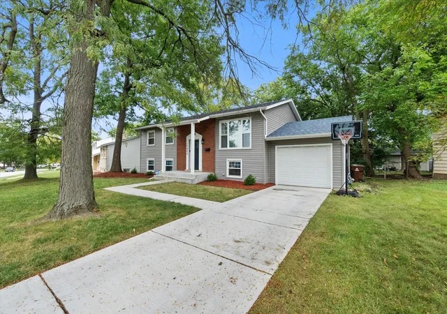 Photo 1 of Single family home for sale at 17803 Dogwood Ln, Hazel Crest, IL 60429 | MLS# 12754723 | Listing updated on 2026-10-01