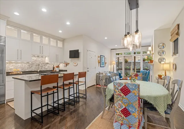 Photo 2 of House for sale at 859 W Wrightwood Ave #1, Chicago, IL 60614 | MLS# 12754740 | Listing updated on 2026-09-28
