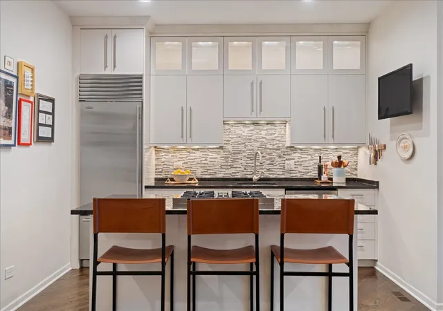 Photo 3 of House for sale at 859 W Wrightwood Ave #1, Chicago, IL 60614 | MLS# 12754740 | Listing updated on 2026-09-28