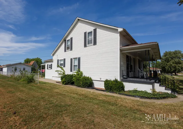 Photo 3 of Single family home for sale at 765 N Rosewood Ave, Kankakee, IL 60901 | MLS# 12754744 | Listing updated on 2026-09-25