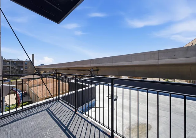 Photo 4 of Condo for sale at 5428 N Winthrop Ave #403, Chicago, IL 60640 | MLS# 12754761 | Listing updated on 2026-09-23