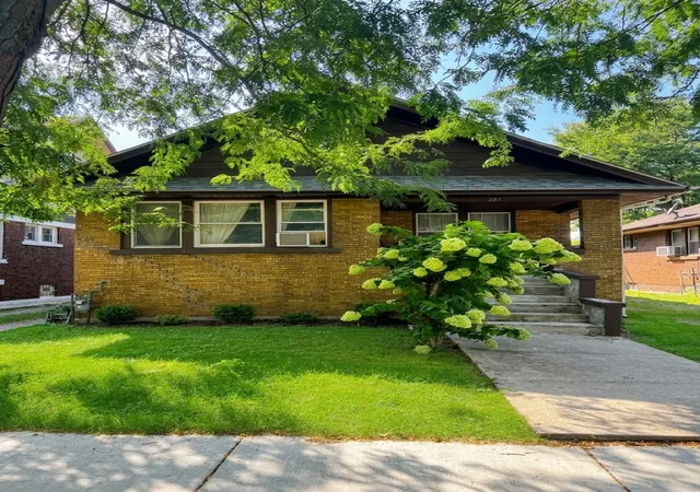 Photo 2 of Single family home for sale at 253 Wilson Ave, Joliet, IL 60433 | MLS# 12754793 | Listing updated on 2026-09-23