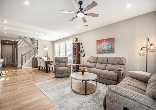 Photo 4 of Single family home for sale at 3207 Dove Mountain Dr, Aurora, IL 60503 | MLS# 12754835 | Listing updated on 2026-09-22