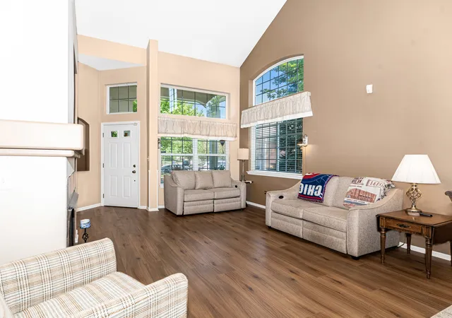 Photo 3 of Townhouse for sale at 931 Winners Cup Ct, Naperville, IL 60565 | MLS# 12754841 | Listing updated on 2026-09-15
