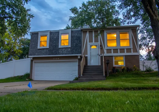 Photo 2 of Single family home for sale at 1429 N Green Meadows Blvd, Streamwood, IL 60107 | MLS# 12754880 | Listing updated on 2026-09-15