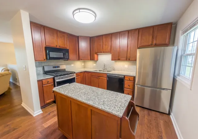 Photo 4 of Single family home for sale at 1429 N Green Meadows Blvd, Streamwood, IL 60107 | MLS# 12754880 | Listing updated on 2026-09-15