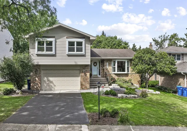 Photo 1 of Single family home for sale at 3904 Saratoga Ave, Downers Grove, IL 60515 | MLS# 12754948 | Listing updated on 2026-10-06