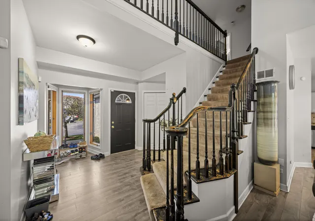 Photo 2 of Townhouse for sale at 6909 Lexington Ct, Tinley Park, IL 60477 | MLS# 12755272 | Listing updated on 2026-09-15