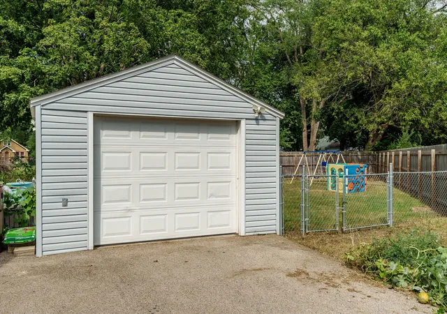 Photo 3 of Sale Pending at 2411 Knight Ave, Rockford, IL 61103 | MLS# 12755279 | Listing updated on 2026-09-22