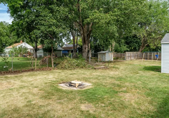 Photo 4 of Sale Pending at 2411 Knight Ave, Rockford, IL 61103 | MLS# 12755279 | Listing updated on 2026-09-22