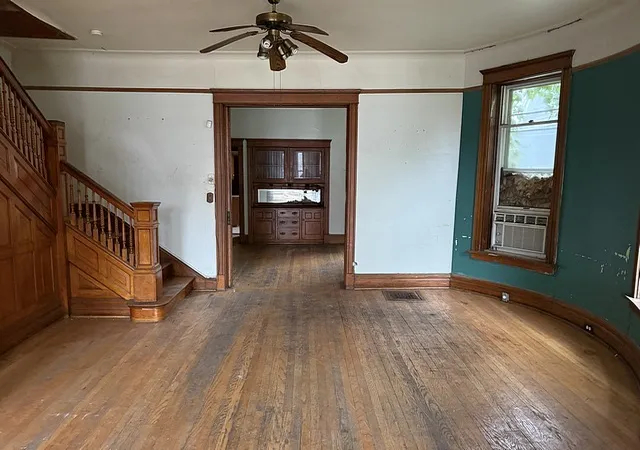 Photo 4 of Sale Pending at 6625 S Woodlawn Ave, Chicago, IL 60637 | MLS# 12755283 | Listing updated on 2026-09-11