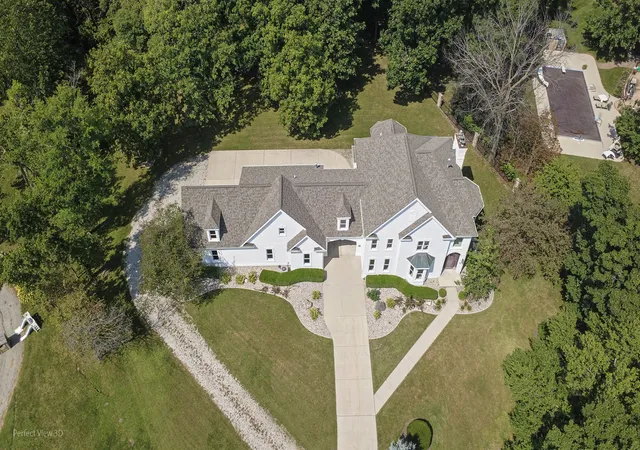 Photo 2 of Single family home for sale at 2027 Oak Forest Dr, Morris, IL 60450 | MLS# 12755310 | Listing updated on 2026-10-06