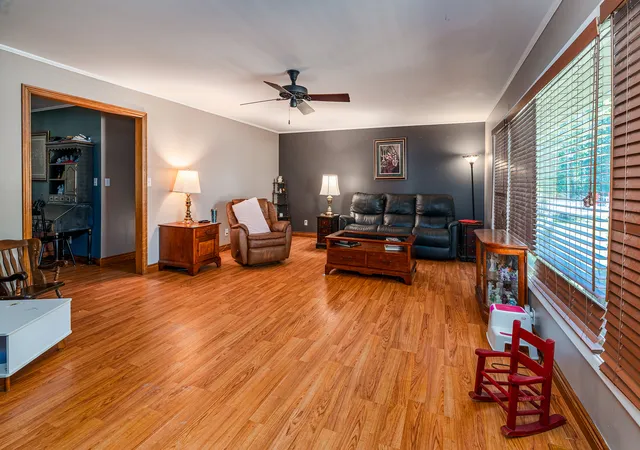 Photo 3 of Single family home for sale at 846 Bellview Pl, Herrin, IL 62948 | MLS# 12755434 | Listing updated on 2026-09-11