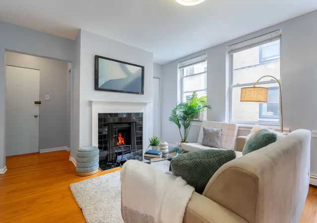 Listing Photo 5 - Condo for sale in building located at 626 W Waveland Ave, Chicago, IL 60613 - Unit #3B