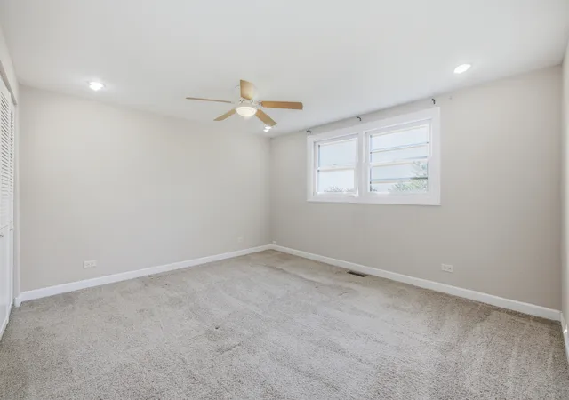 Photo 4 of Townhouse for sale at 2038 Farnham Ct, Schaumburg, IL 60194 | MLS# 12755678 | Listing updated on 2026-09-22