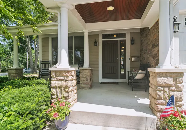 Photo 3 of Single family home for sale at 103 S Donald Ave, Arlington Heights, IL 60004 | MLS# 12755681 | Listing updated on 2026-09-15