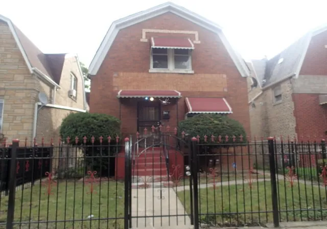Photo 1 of Multi family home for sale at 923 N Kedvale Ave, Chicago, IL 60651 | MLS# 12755821 | Listing updated on 2026-09-14