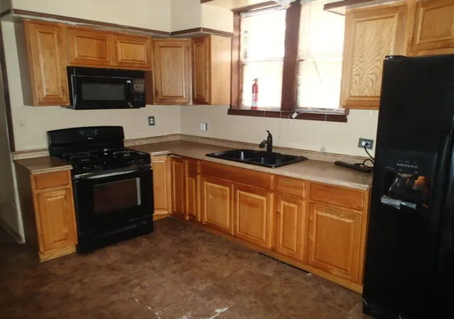 Photo 3 of Multi family home for sale at 923 N Kedvale Ave, Chicago, IL 60651 | MLS# 12755821 | Listing updated on 2026-09-14