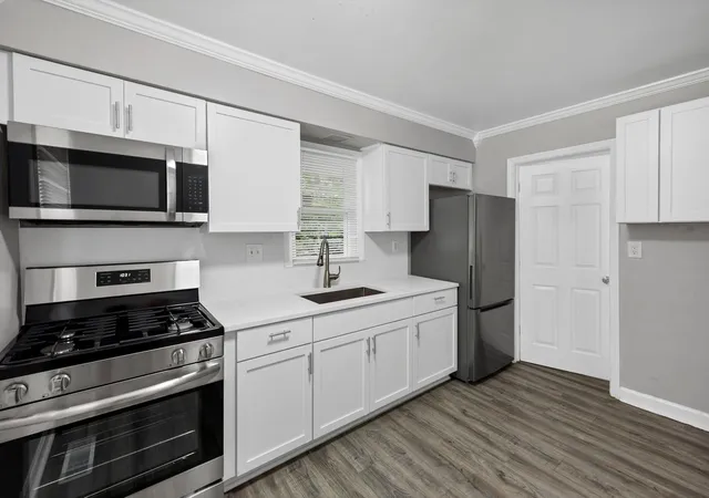 Photo 3 of House for sale at 3240 Elisha Ave, Zion, IL 60099 | MLS# 12755837 | Listing updated on 2026-09-15