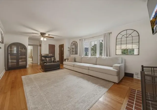 Photo 2 of Single family home for sale at 902 W Washington St, Oregon, IL 61061 | MLS# 12756331 | Listing updated on 2026-10-06