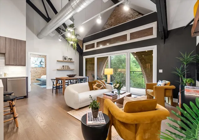 Photo 3 of Condo for sale at 2140 N Richmond St #7, Chicago, IL 60647 | MLS# 12756518 | Listing updated on 2026-09-18