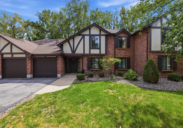 Photo 1 of Condo for sale at 8215 Willow Dr #46D, Palos Hills, IL 60465 | MLS# 12756529 | Listing updated on 2026-09-15