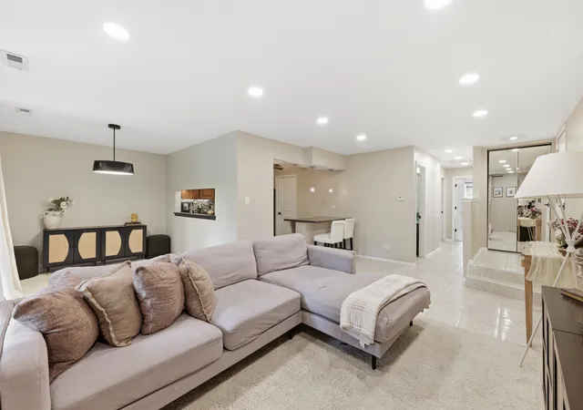 Photo 4 of Condo for sale at 8215 Willow Dr #46D, Palos Hills, IL 60465 | MLS# 12756529 | Listing updated on 2026-09-15