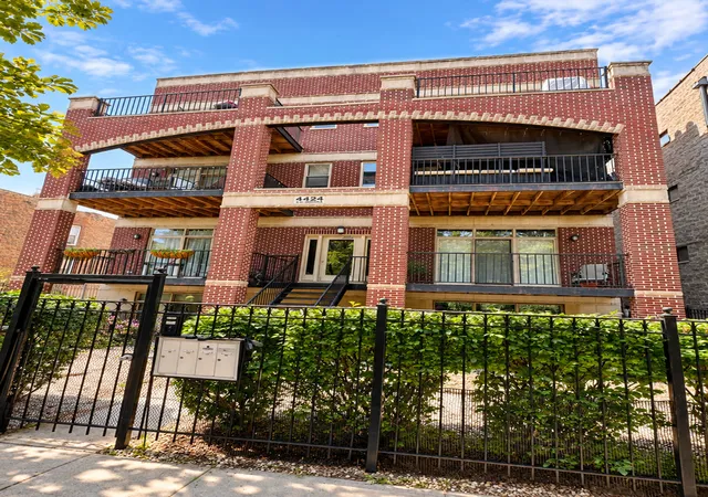 Photo 1 of Condo for sale at 4424 S Indiana Ave #1N, Chicago, IL 60653 | MLS# 12756654 | Listing updated on 2026-09-15