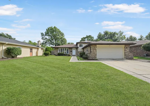 Photo 1 of Single family home for sale at 1617 Holly Ave, Darien, IL 60561 | MLS# 12756865 | Listing updated on 2026-09-24
