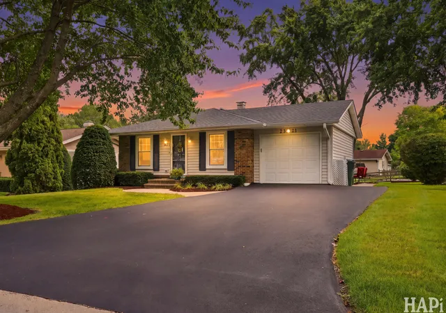 Photo 1 of Single family home for sale at 2321 Carriage Ln, Lindenhurst, IL 60046 | MLS# 12756968 | Listing updated on 2026-09-15