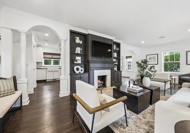 Photo 3 of Single family home for sale at 352 Ravine Rd, Hinsdale, IL 60521 | MLS# 12756990 | Listing updated on 2026-09-26