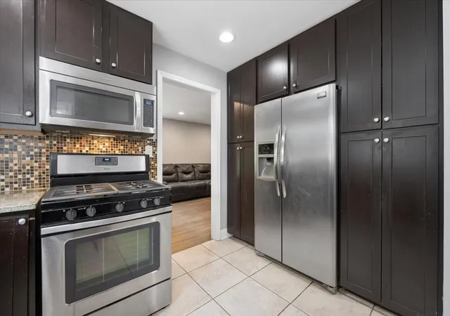 Photo 4 of Sale Pending at 2416 Nathaniel Pl, Evanston, IL 60202 | MLS# 12757007 | Listing updated on 2026-09-30